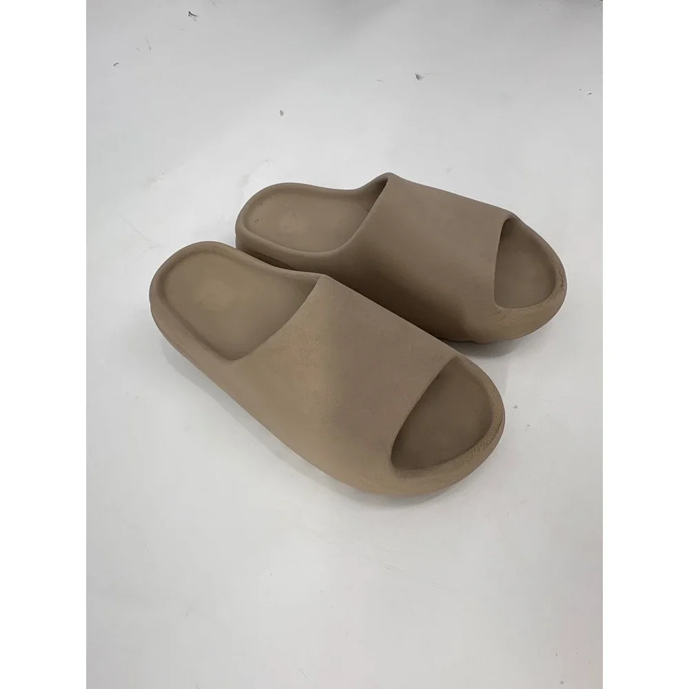 Adidas Yeezy Slides in the Earth Brown Size 11